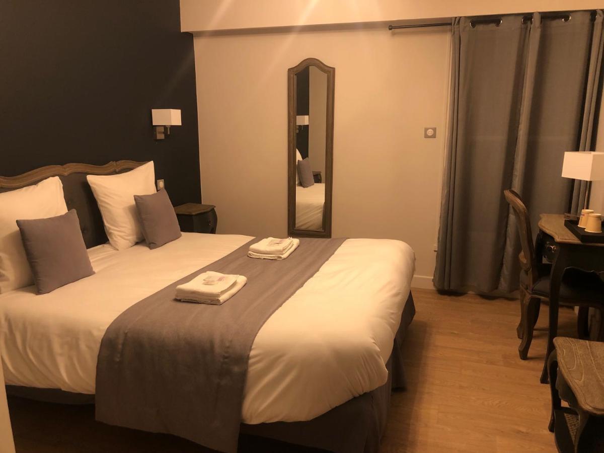 Pensión Chateau De Petit Bois 3*